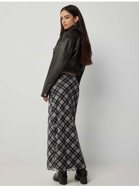 NWOT Ardene Black & Gray Plaid Maxi Skirt